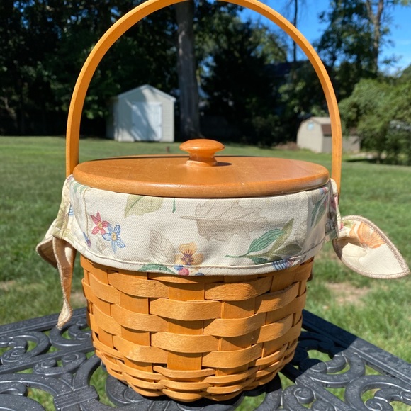 2000 Longaberger Medium Fruit Basket - Picture 3 of 7